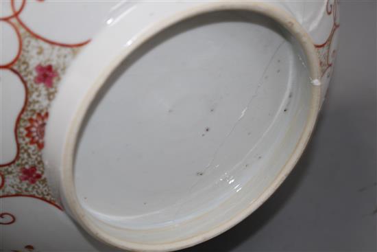 A group of six Chinese porcelain bowls, 6.2cm to 29cm diameter